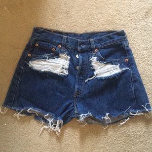 Distressed Levi cut off jean shorts